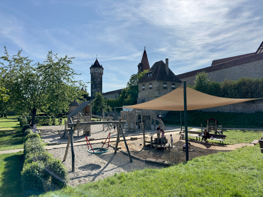 Spielplatz nahe dem Prinzhotel Rothenburg ob der Tauber – kinderfreundliche Umgebung für Familienurlaub