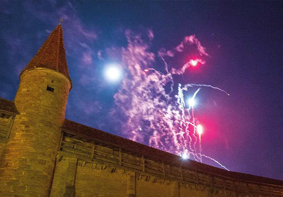 Feuerwerk über der Stadtmauer von Rothenburg ob der Tauber – Silvester Arrangement im Prinzhotel